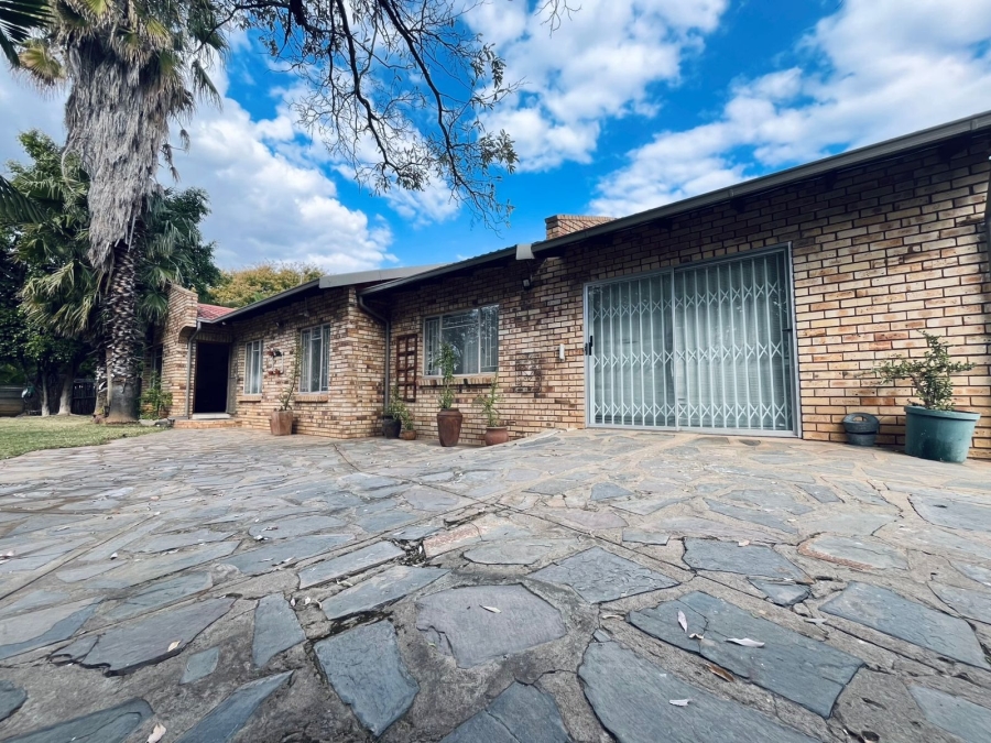3 Bedroom Property for Sale in Protea Park North West